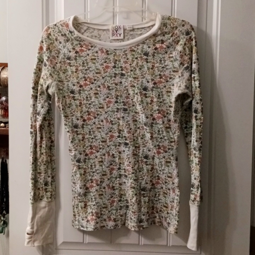 🧡💚  MOVING SALE!!!  Roxy Long Sleeve Thermal with Thumb Holes